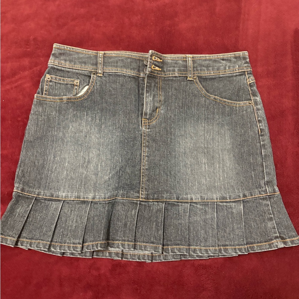 SO Pleated Denim Mini Skirt